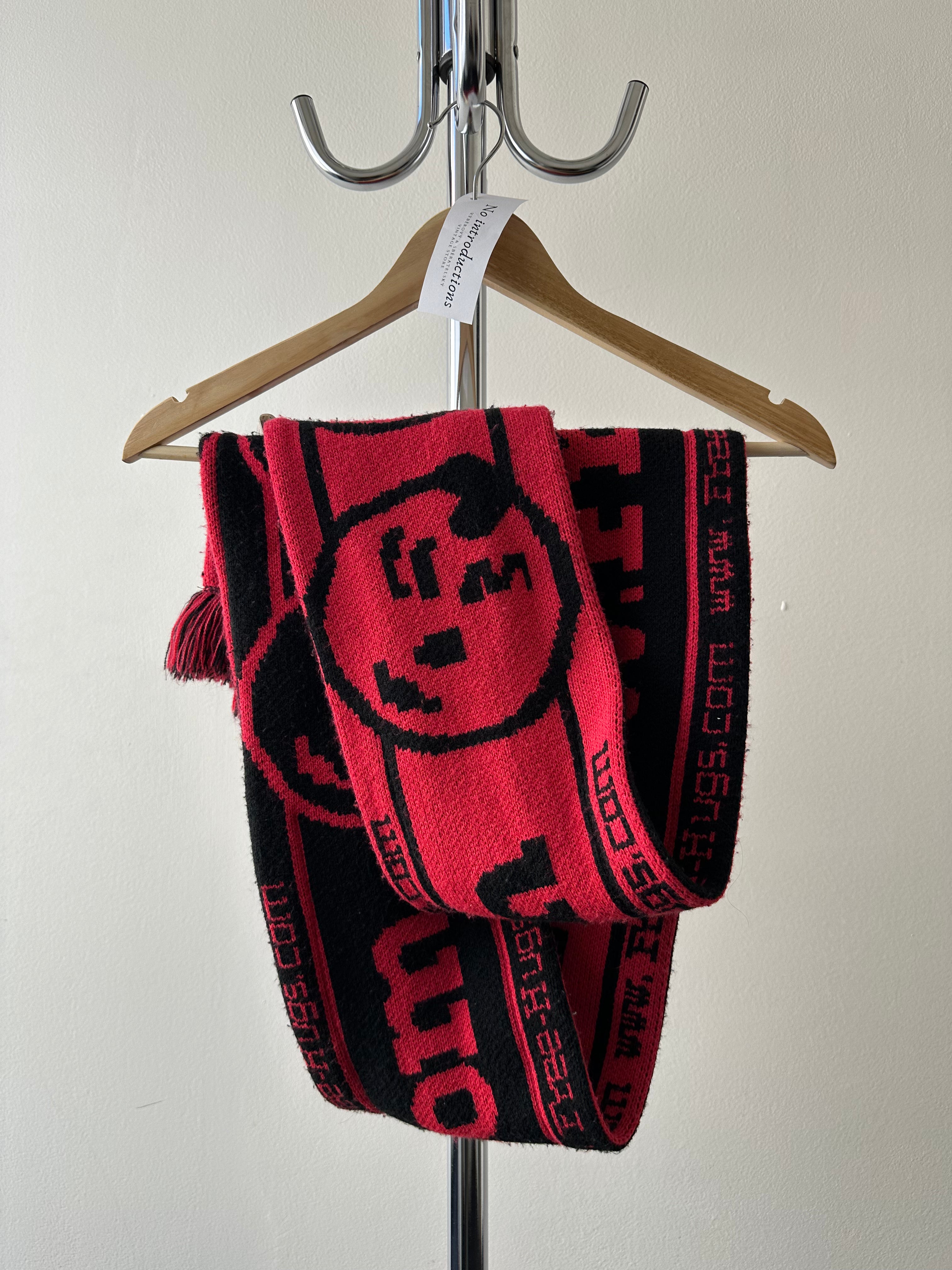 Vetements x Reebook FW17 "Free Hugs" Scarf