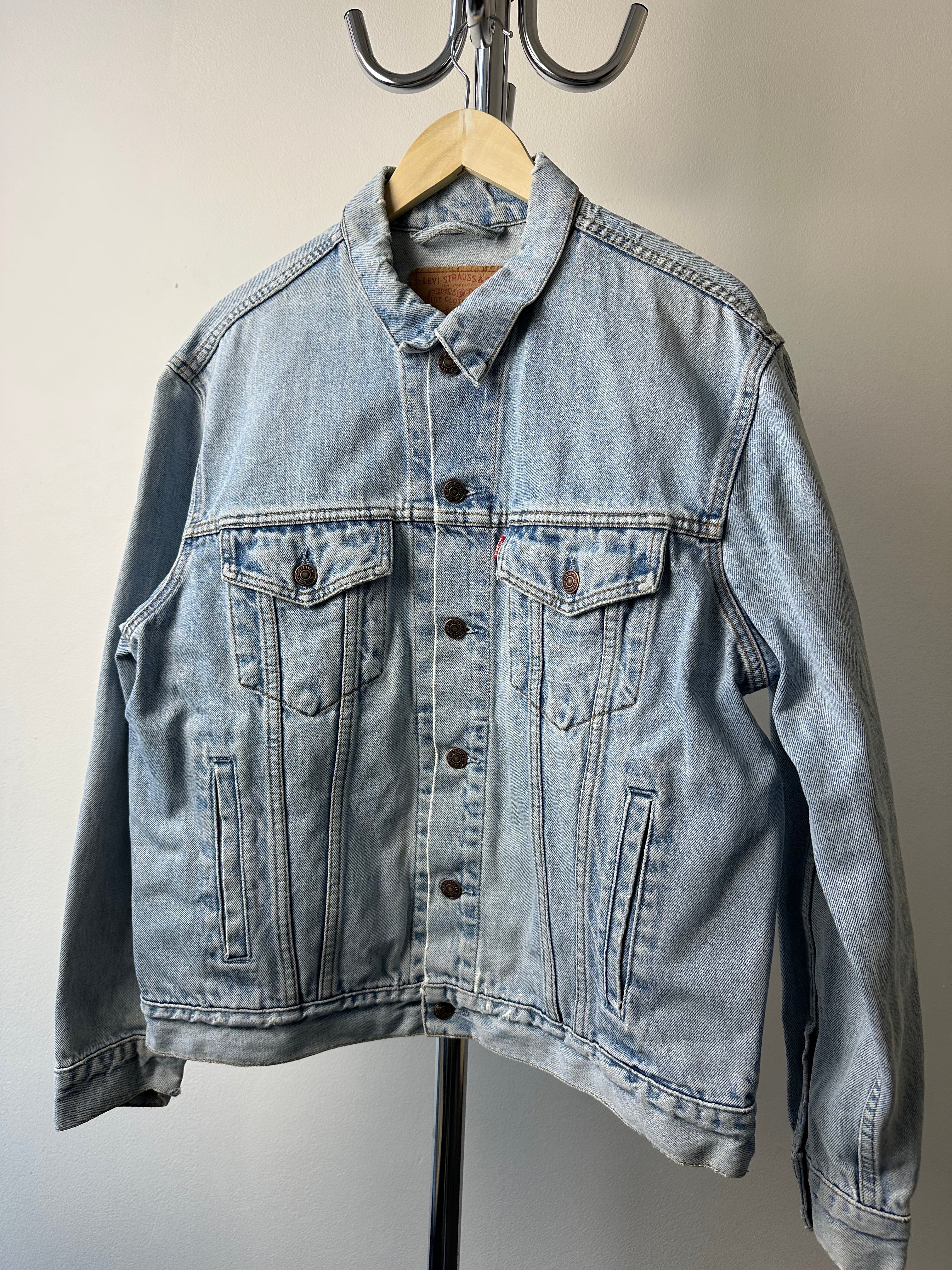 Vintage 1990s Levi’s 70503 Denim Jacket "Made in Portugal" - size L