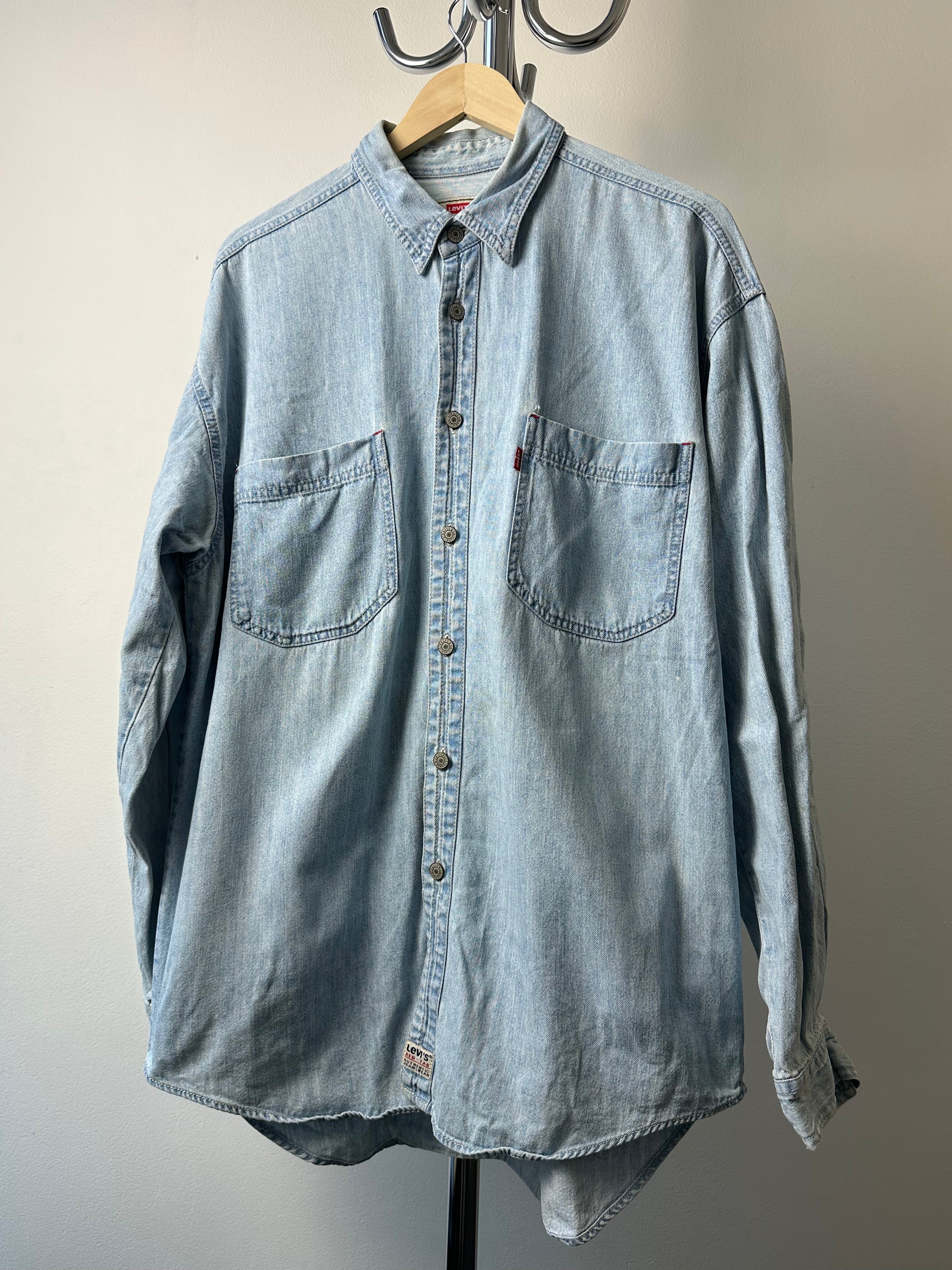 Vintage Levi’s Light Wash Distressed Denim Overshirt - size L