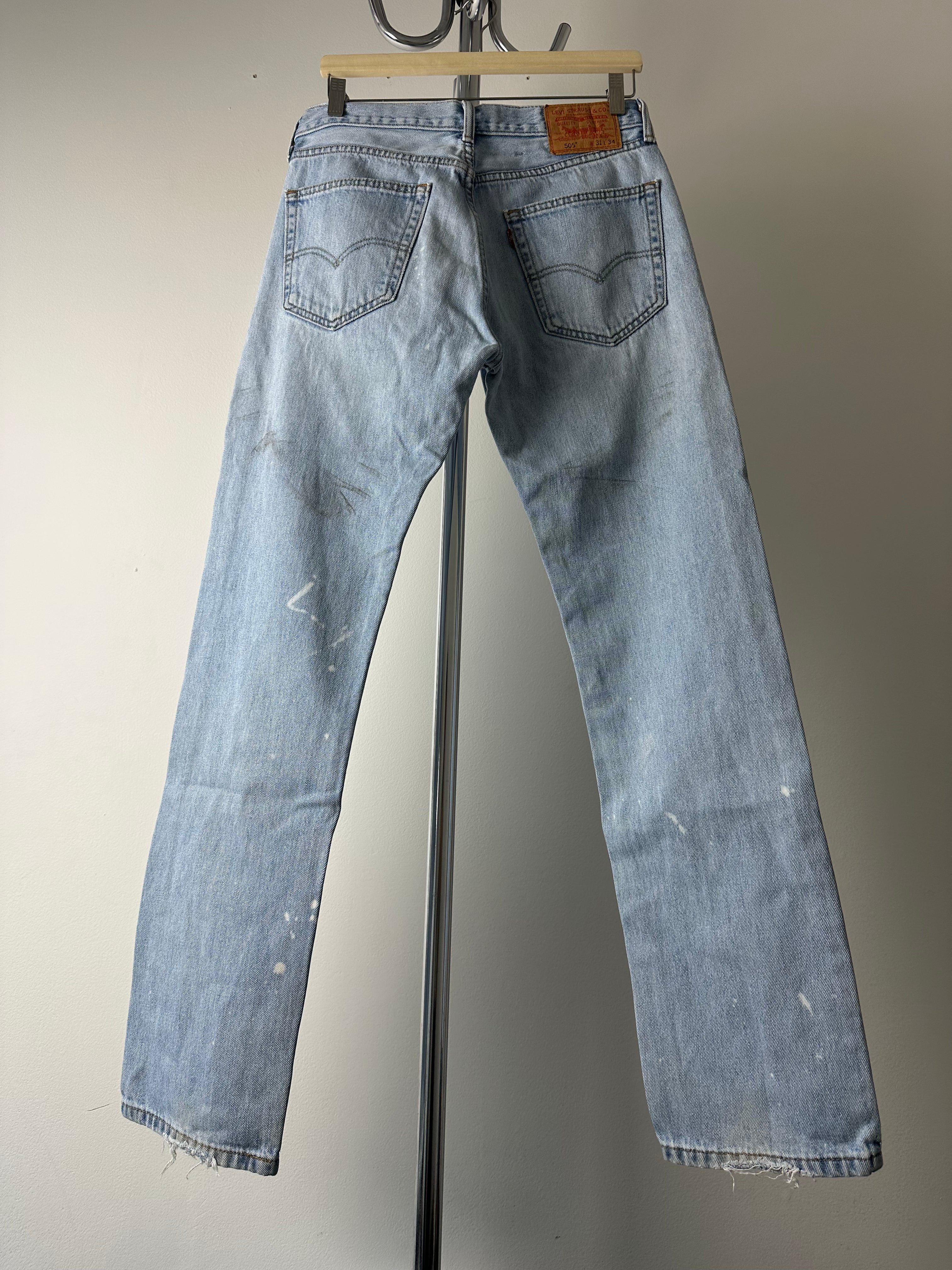 Vintage Levi’s 505 Light Wash Denim – size 31x34