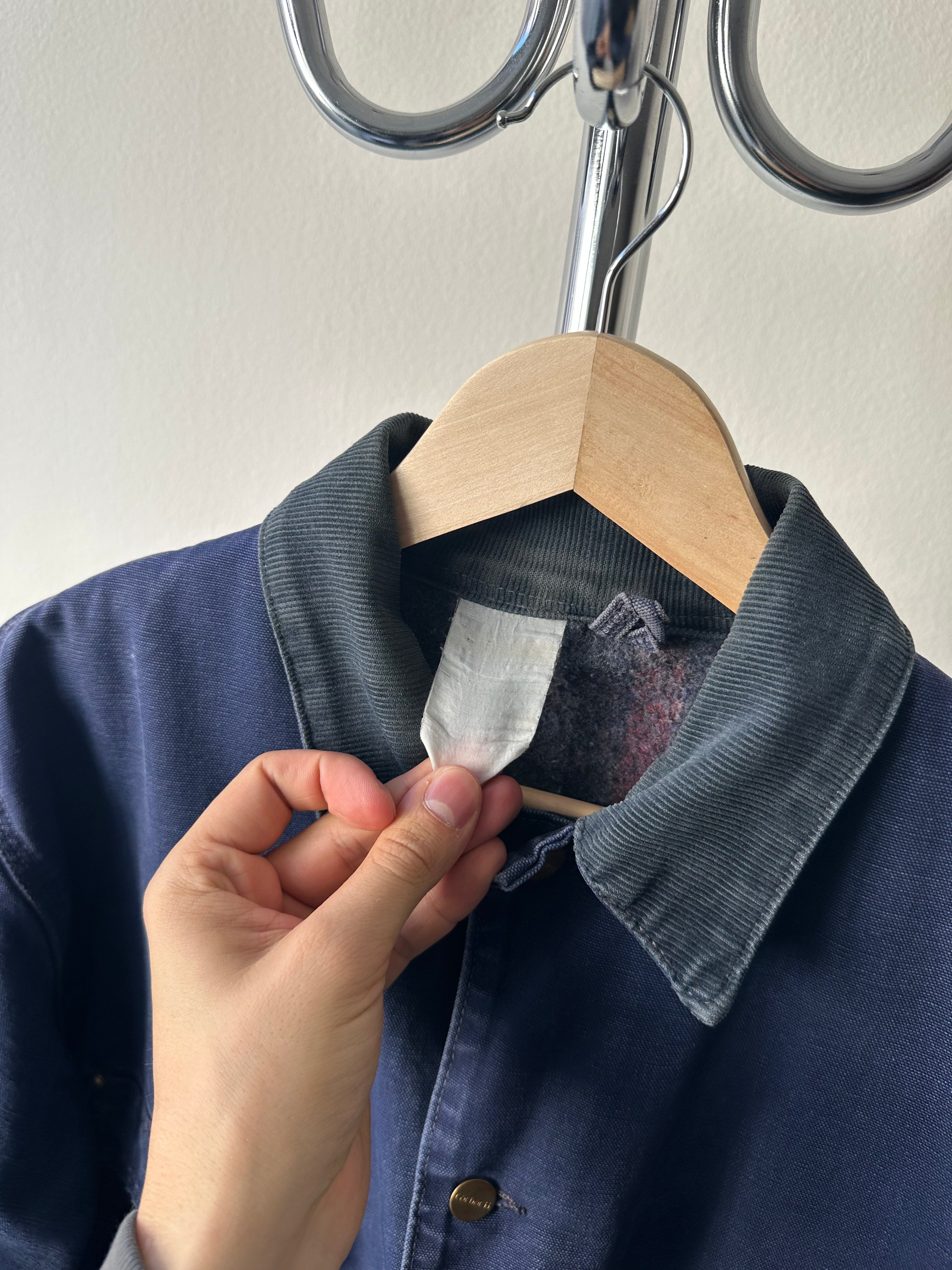 Vintage 1970s Carhartt "Indigo Blue" Chore Jacket - size L