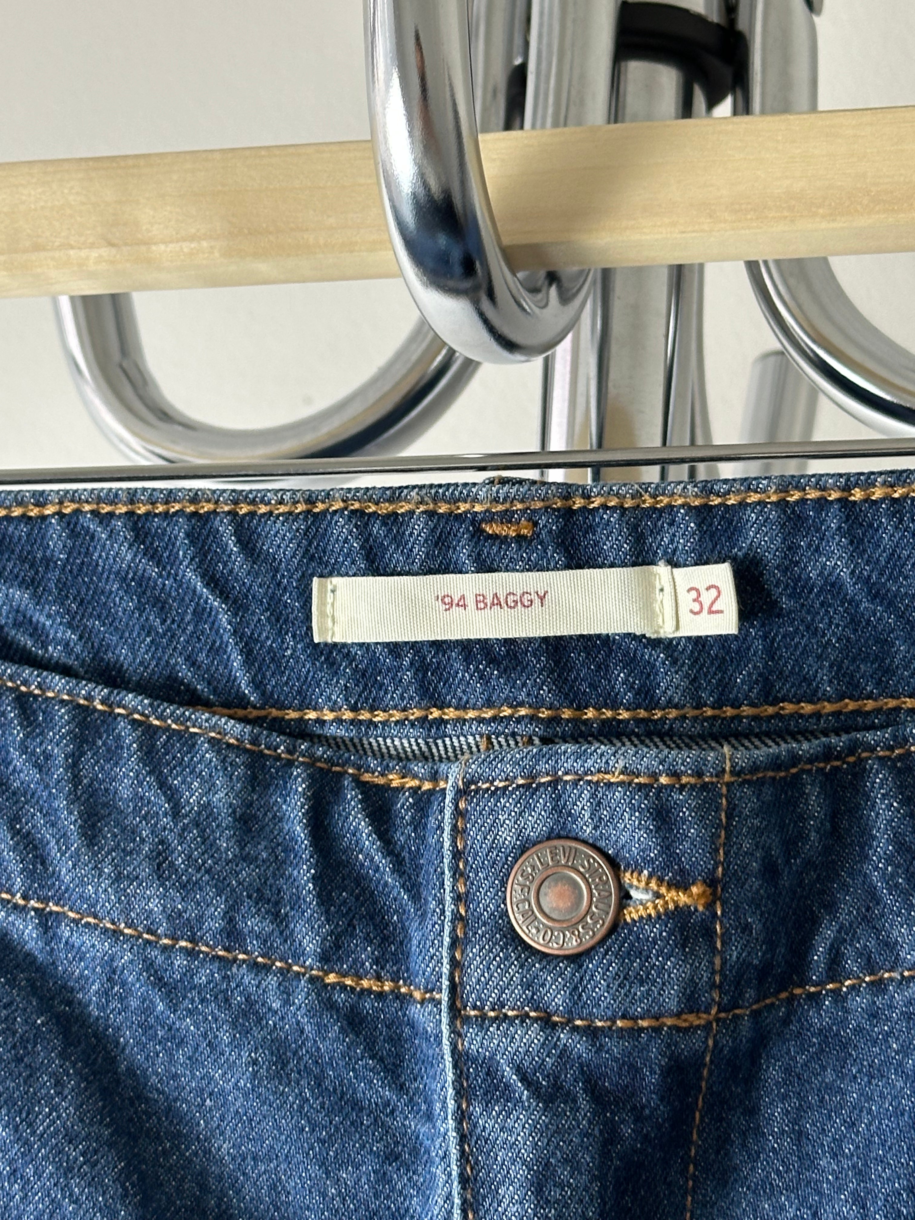 Vintage Levi’s ’94 Baggy Cargo Pants  – size 32x32