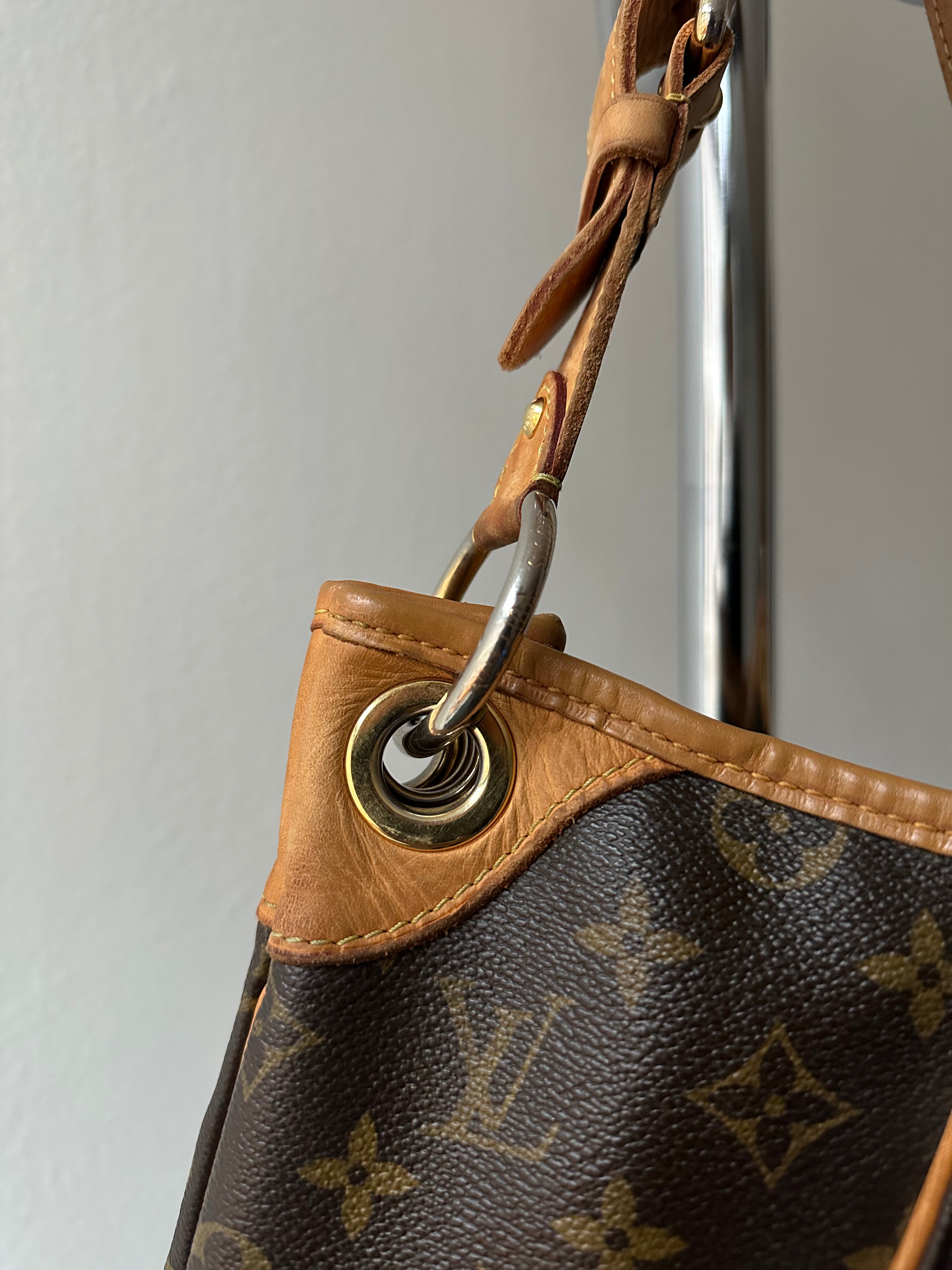 Louis Vuitton Galliera Handbag